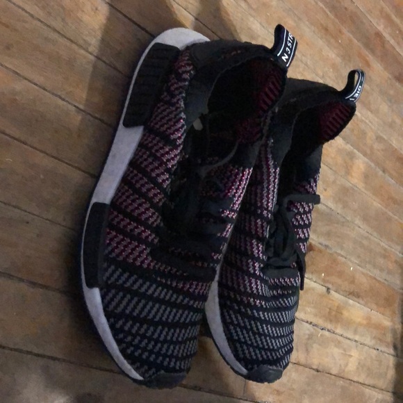Adidas NMD R1 STLT Black Grey Solar Pink - Picture 2 of 2